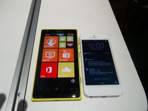 328321-nokia-lumia-1020-vs-iphone